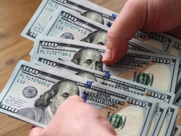 Dollar’s strength pushes world economy deeper into slowdown