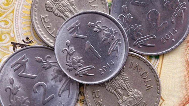 In early trading, the Indian rupee decreases 12 paise to 79.25 against the US dollar