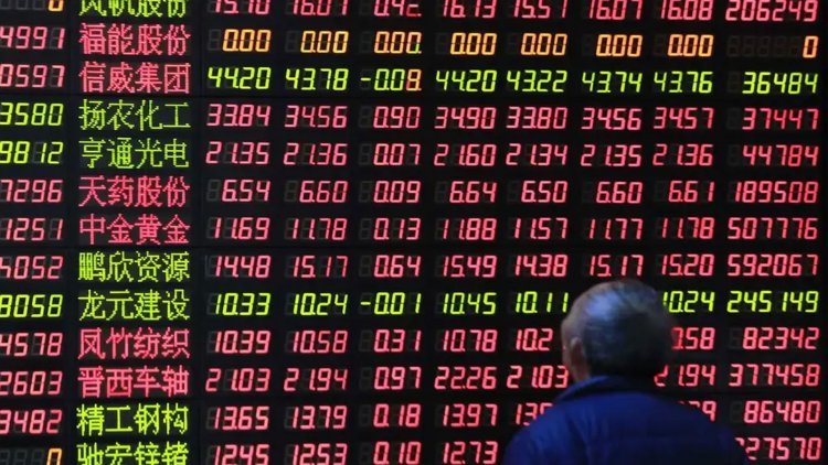 China's falling markets provide new economic danger indicators