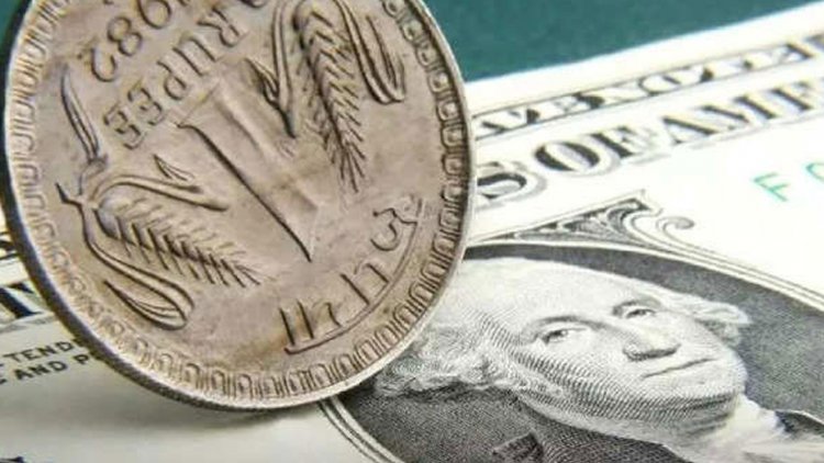 In early trading, the Indian rupee decreases 9 paise to 79.71 against the US dollar