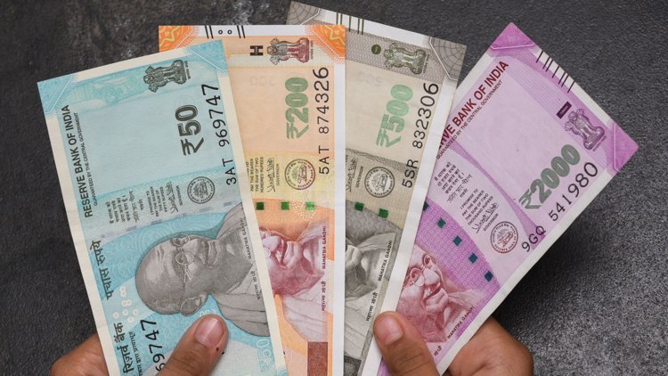 Early trading sees the Indian rupee up 4 paise to 79.80 against the US dollar