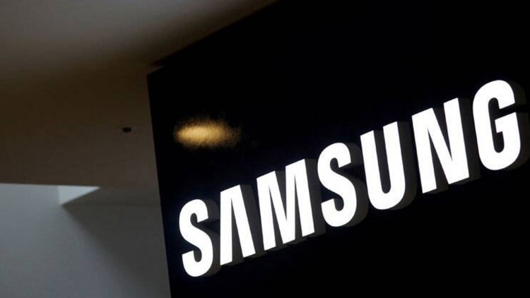 Due to a decline in demand, Samsung Elec reports its first quarterly loss in over three years